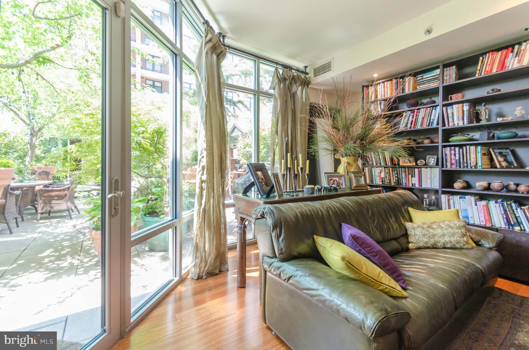 HARBOR EAST - Residential