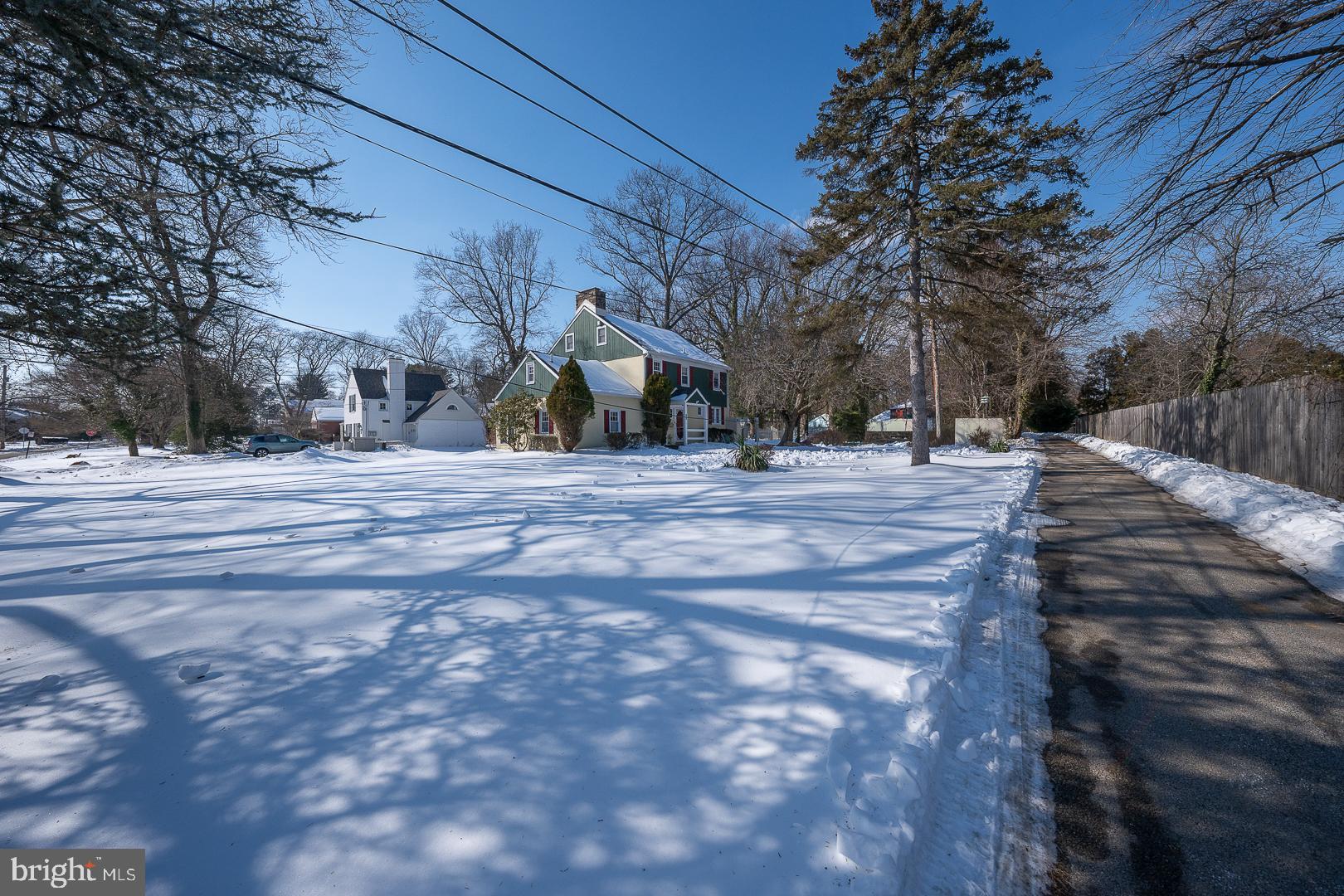 ROSELAWN ISLAND ES - Residential