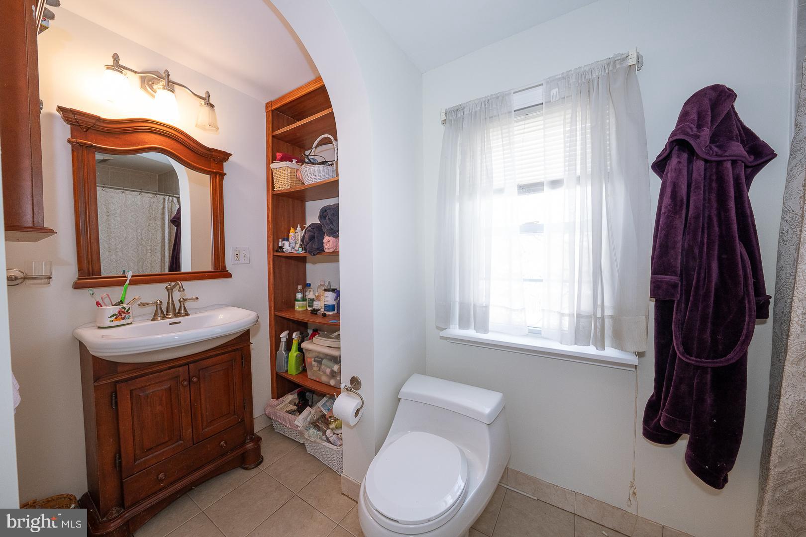 ROSELAWN ISLAND ES - Residential