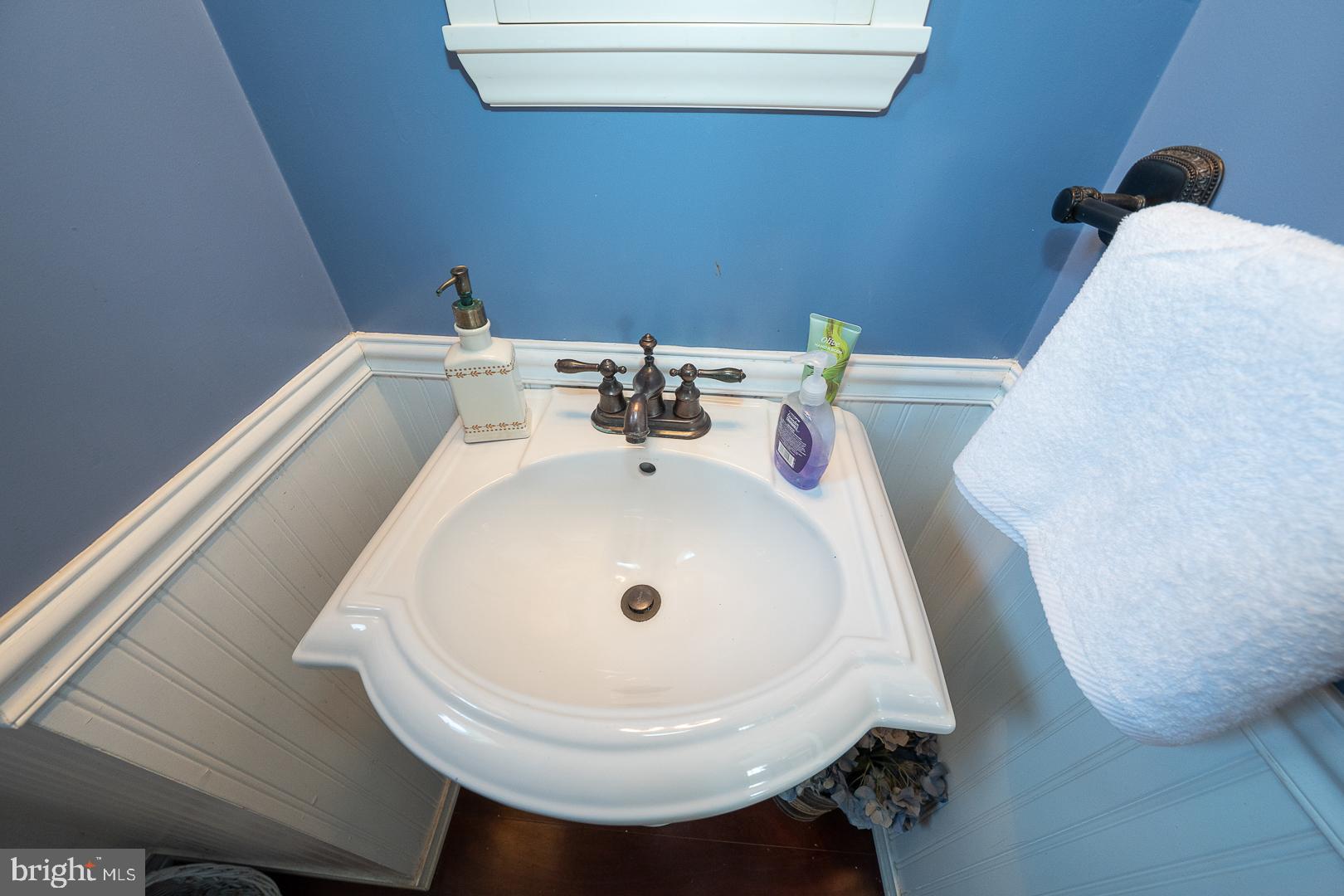 ROSELAWN ISLAND ES - Residential