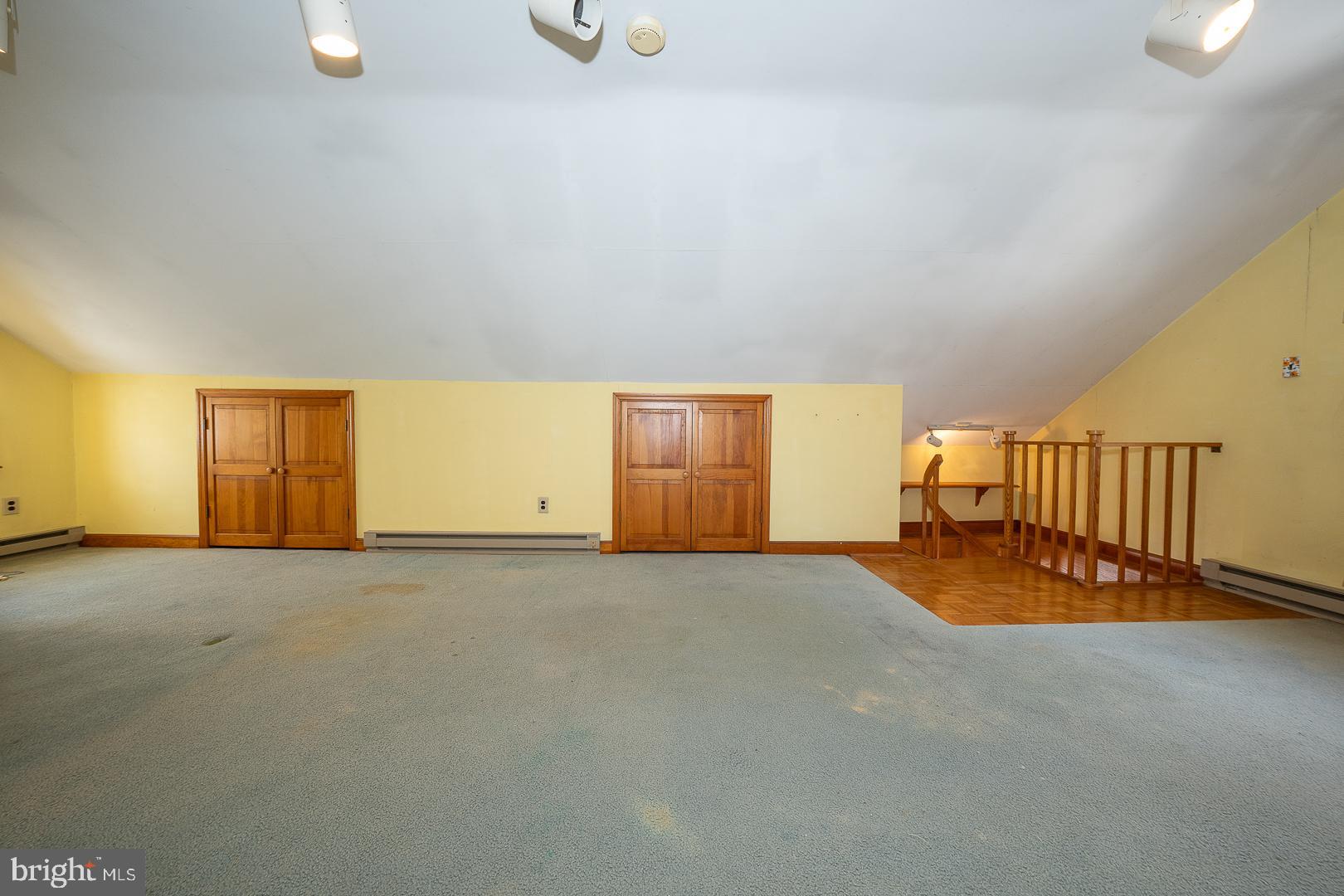 ROSELAWN ISLAND ES - Residential