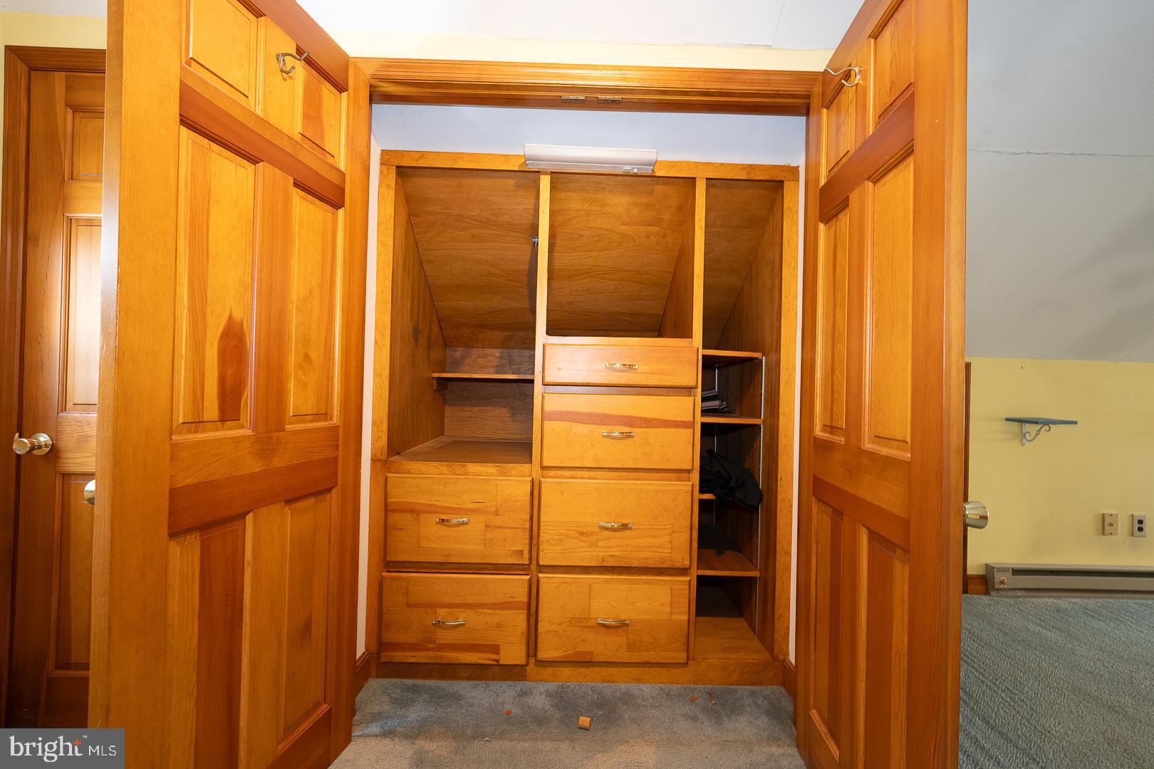 ROSELAWN ISLAND ES - Residential