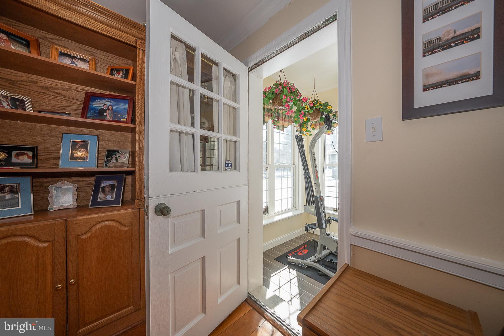 ROSELAWN ISLAND ES - Residential