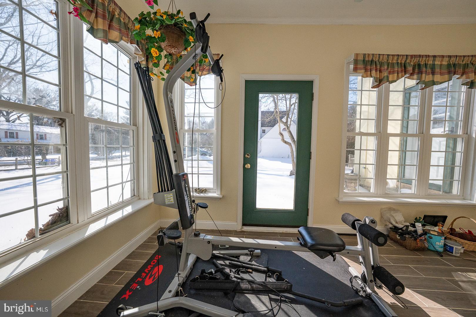 ROSELAWN ISLAND ES - Residential