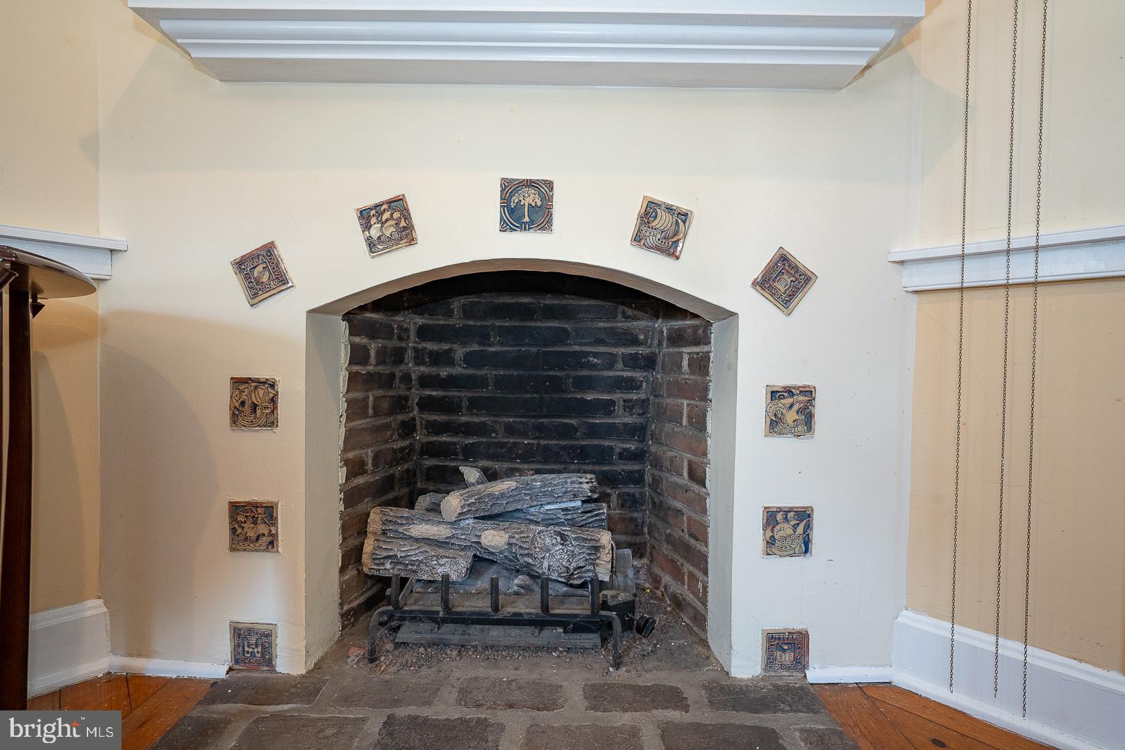 ROSELAWN ISLAND ES - Residential