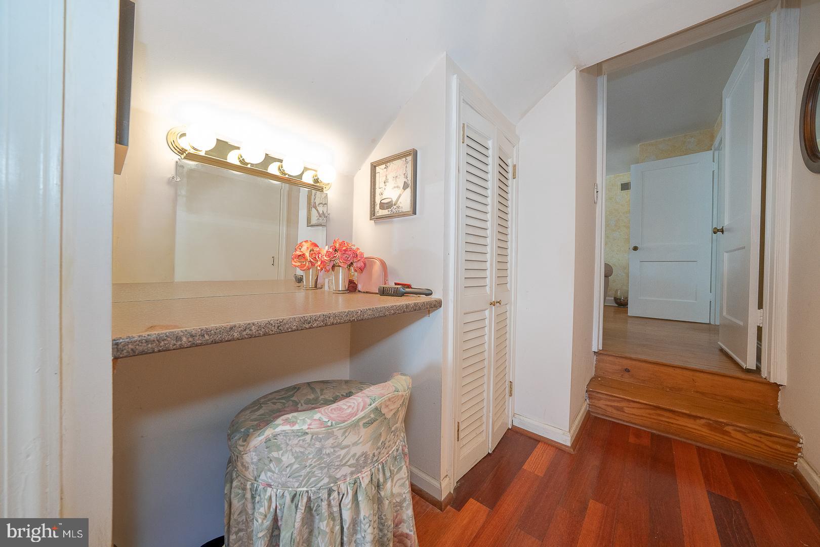 ROSELAWN ISLAND ES - Residential