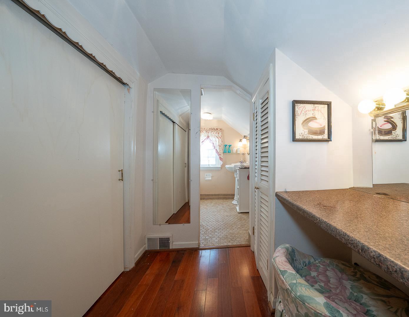 ROSELAWN ISLAND ES - Residential