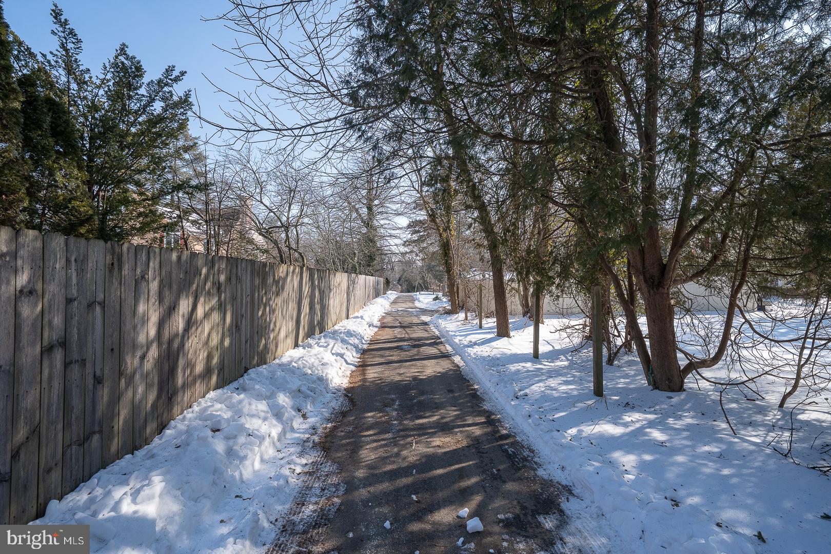 ROSELAWN ISLAND ES - Residential