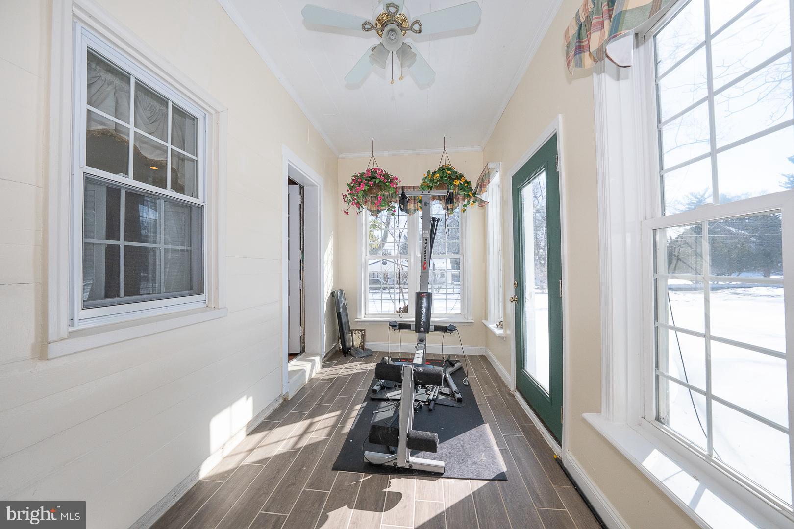 ROSELAWN ISLAND ES - Residential