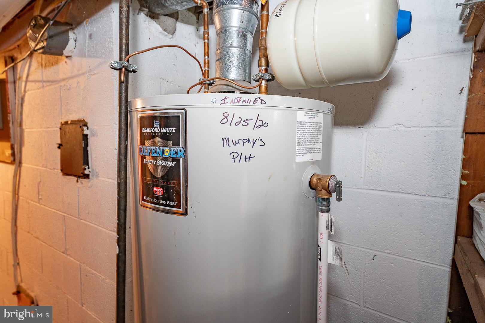 ROSELAWN ISLAND ES - Residential