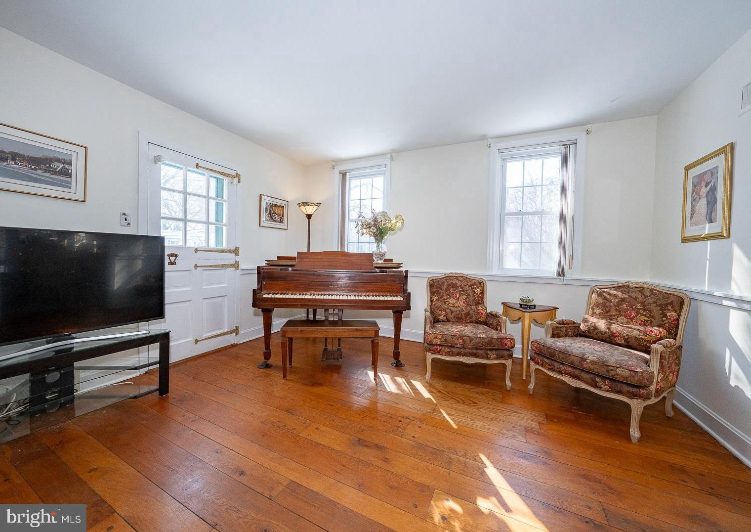 ROSELAWN ISLAND ES - Residential