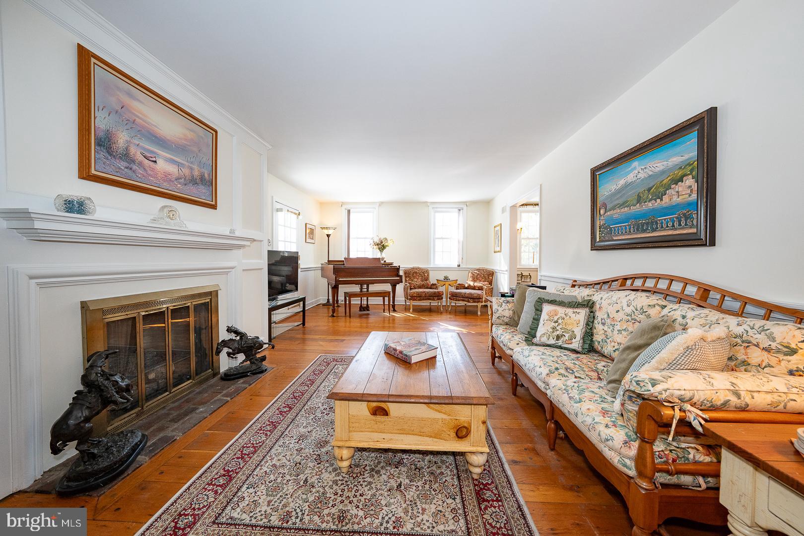 ROSELAWN ISLAND ES - Residential