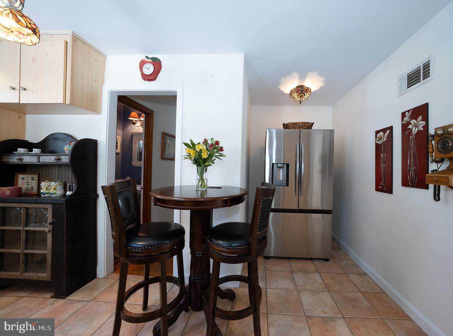 ROSELAWN ISLAND ES - Residential