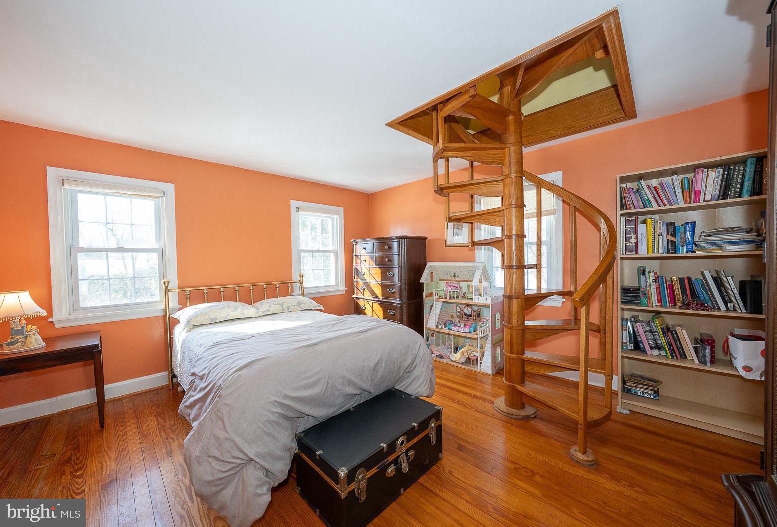 ROSELAWN ISLAND ES - Residential