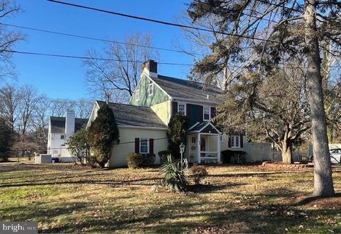 29 ROSELAWN AVENUE LANSDOWNE PA 19050