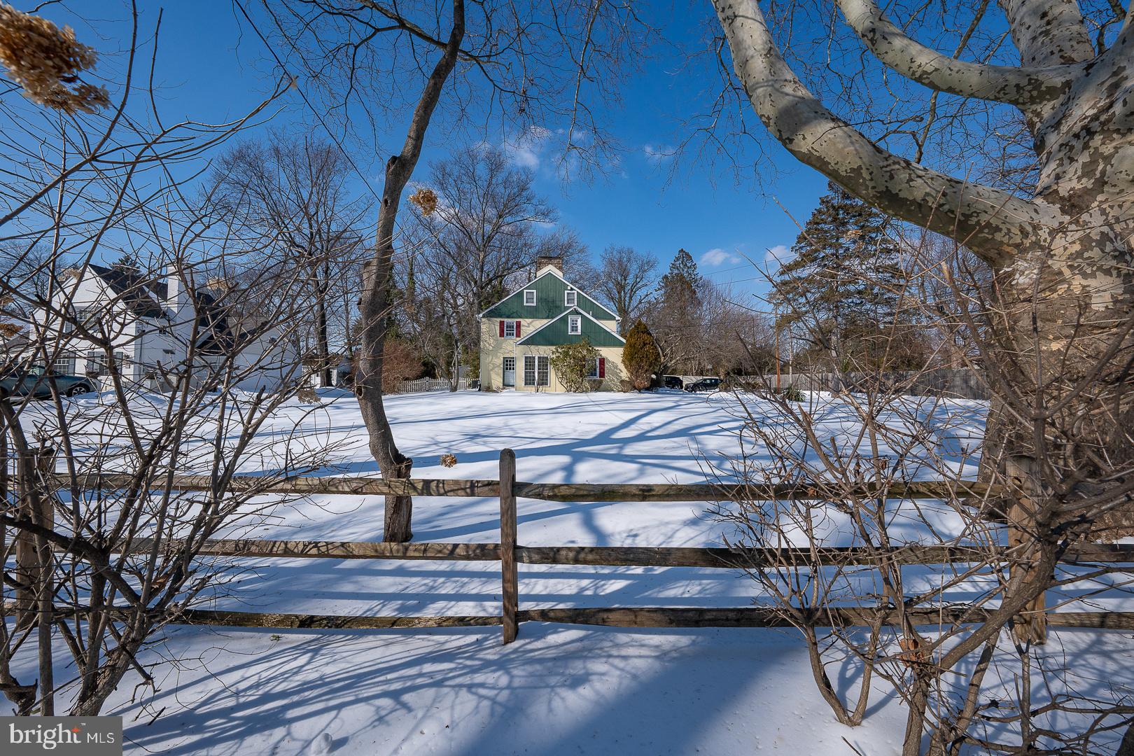 ROSELAWN ISLAND ES - Residential