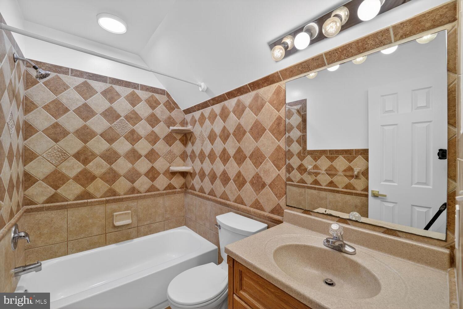 NORTH CHESAPEAKE BEACH - Residential