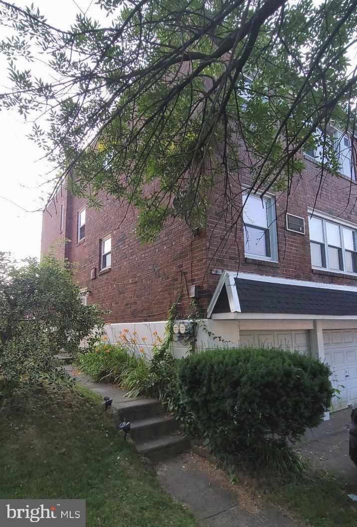 216 LOCKART TERRACE