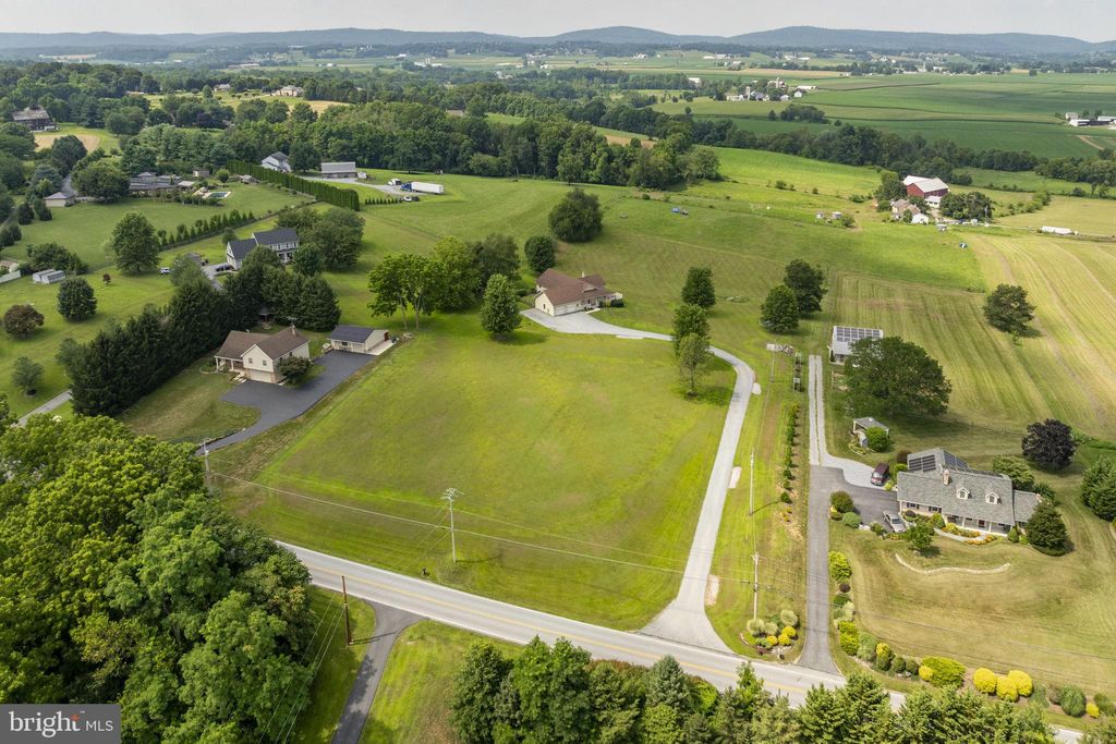 Photo of 705 Lincoln Road, LITITZ, PA 17543 (MLS # PALA2075788)
