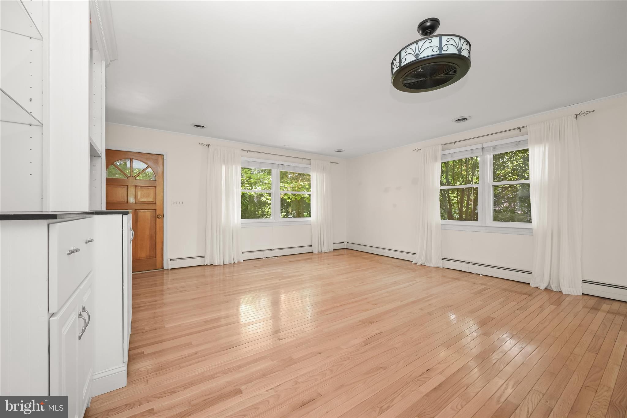 PLEASANT PLAINS - Residential