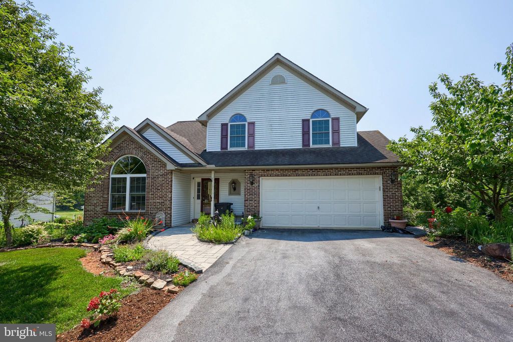 Photo of 5 Laburk Lane, Reinholds, PA 17569 (MLS # PALA2053922)