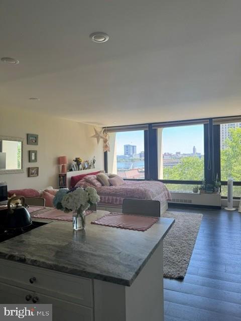200 LOCUST STREET 6EN