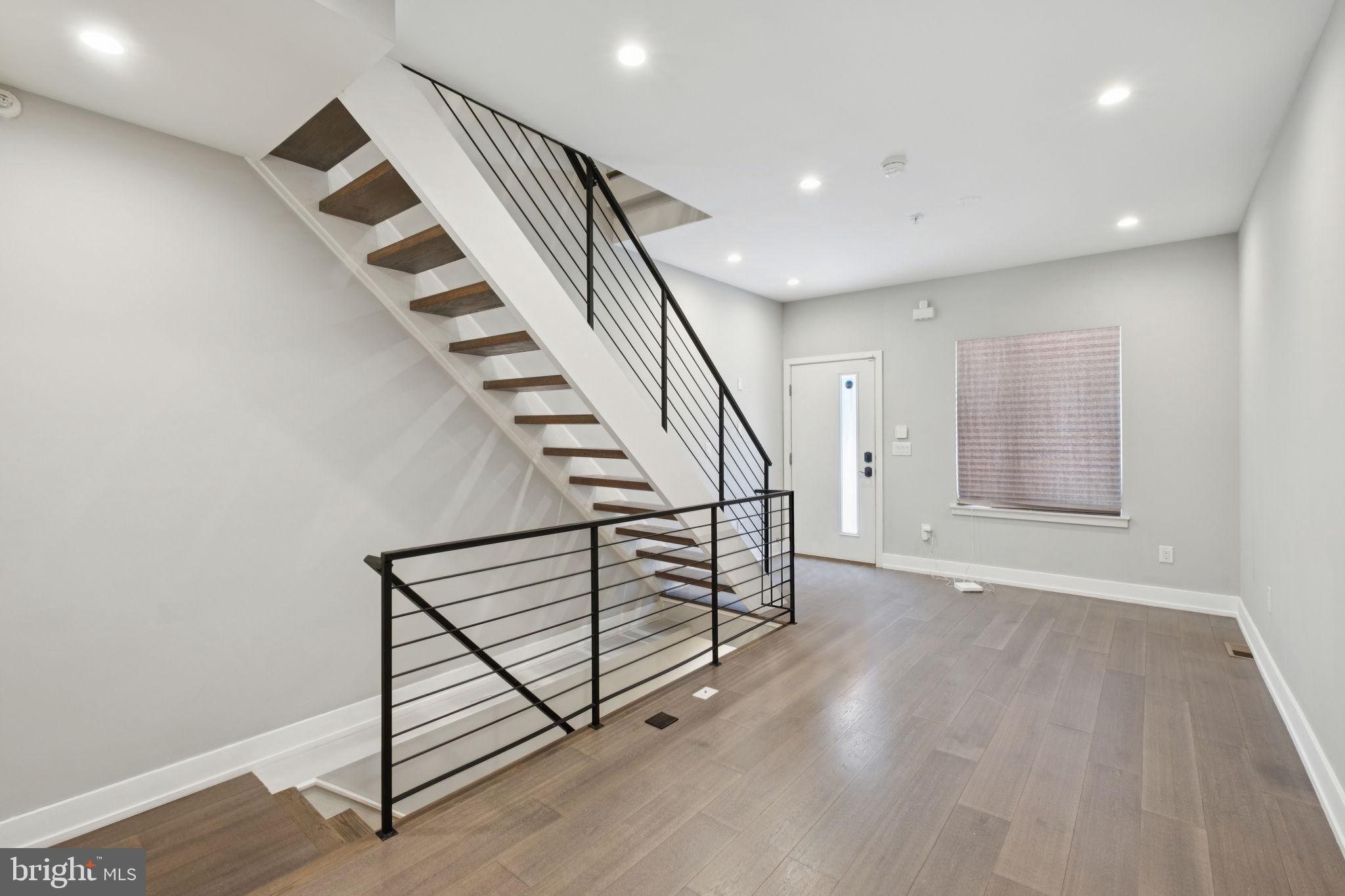 POINT BREEZE - Residential