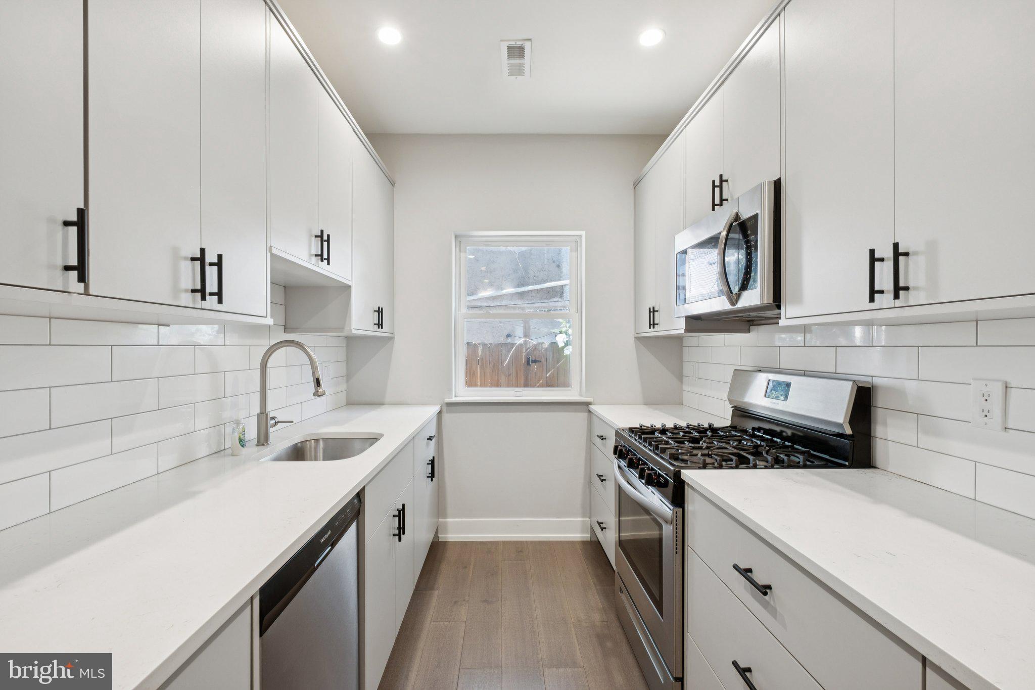 POINT BREEZE - Residential