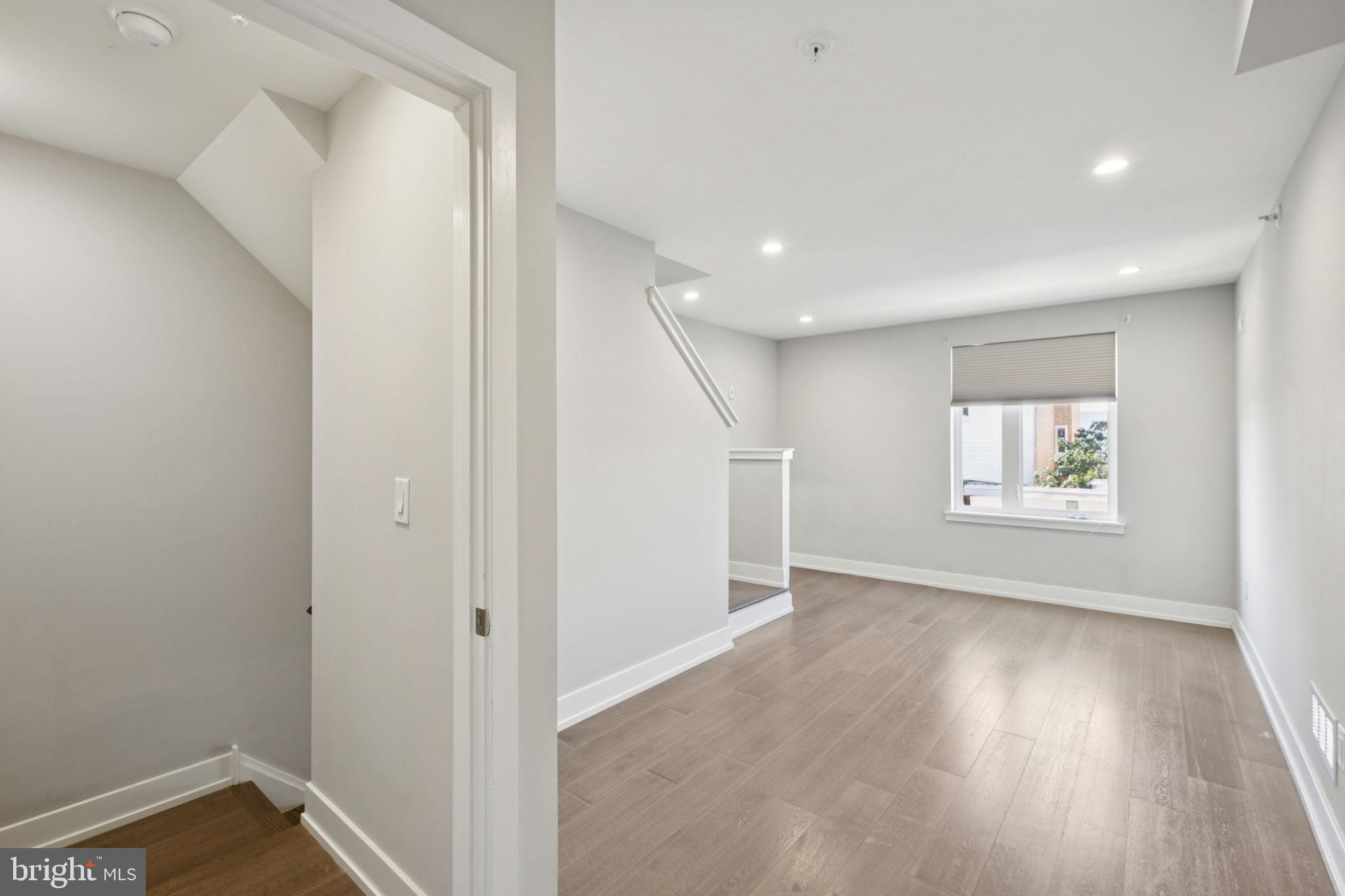 POINT BREEZE - Residential