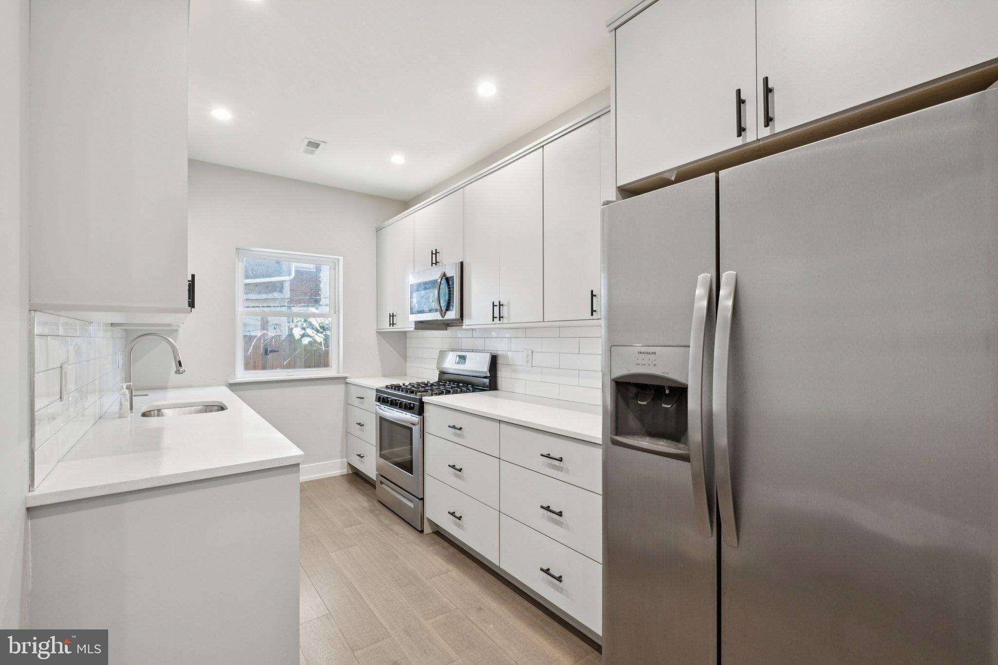 POINT BREEZE - Residential