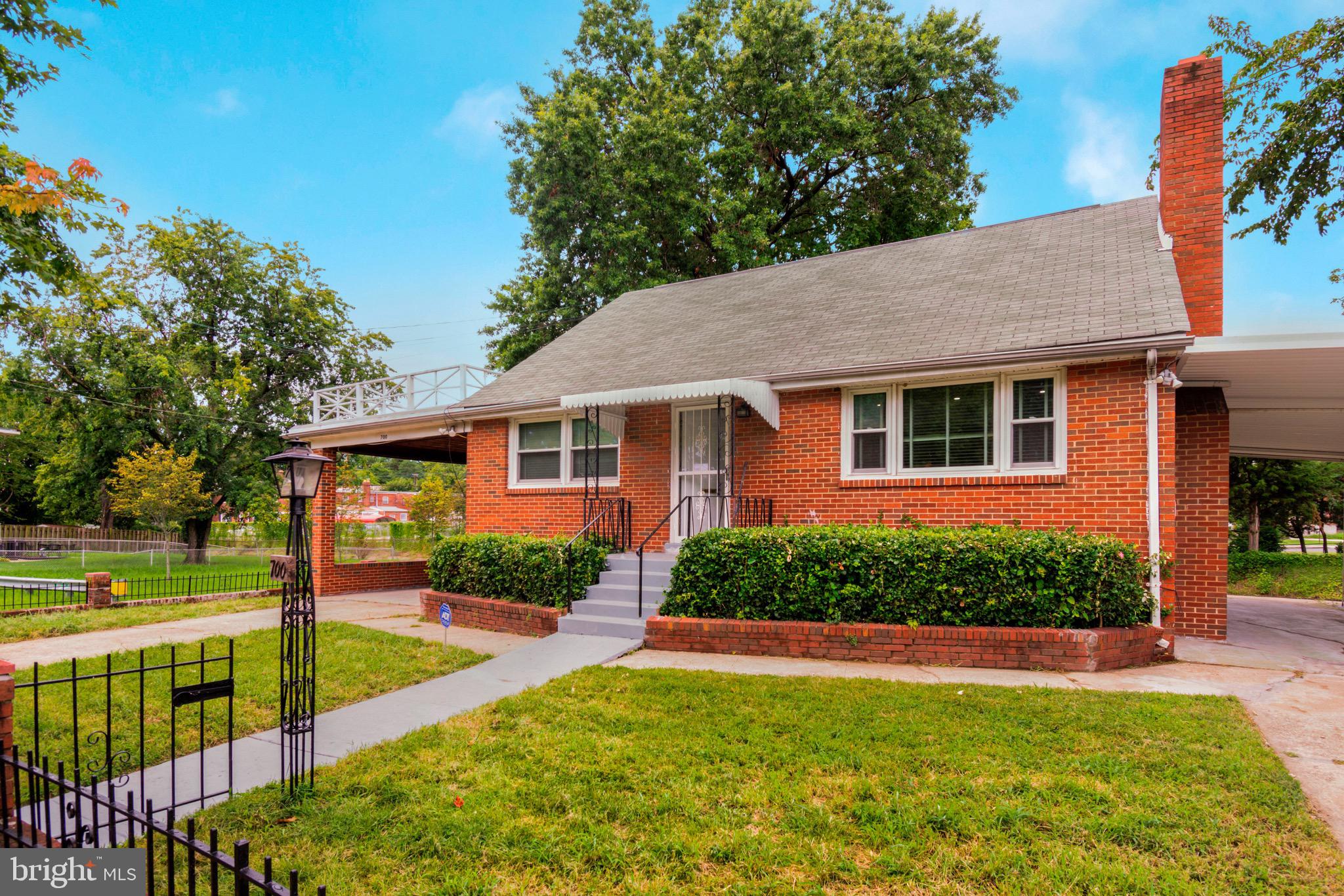 GLASSMANOR - Residential