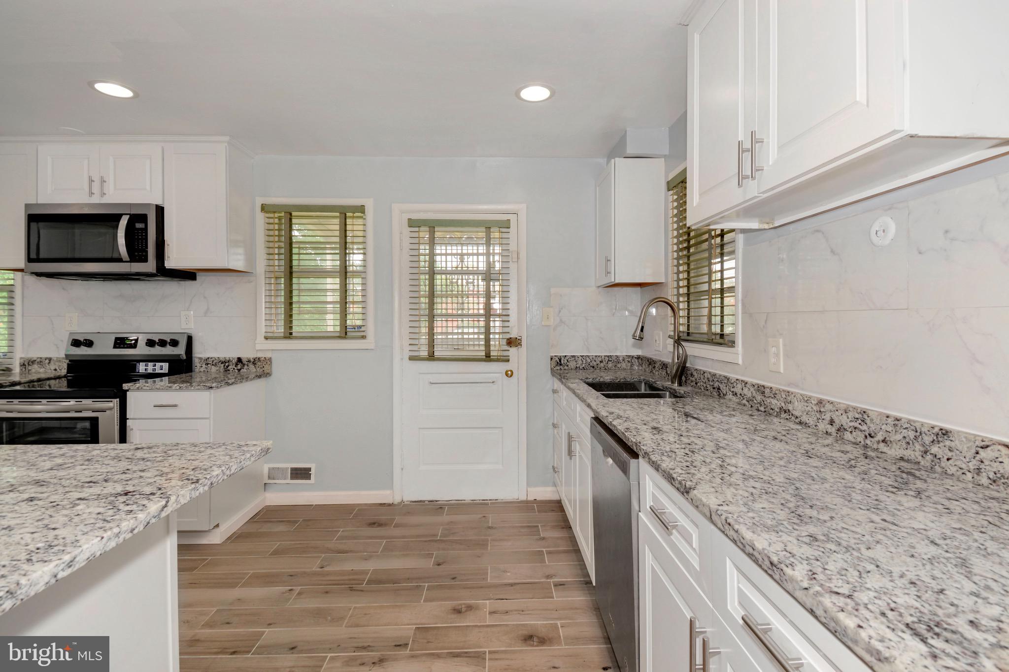 GLASSMANOR - Residential