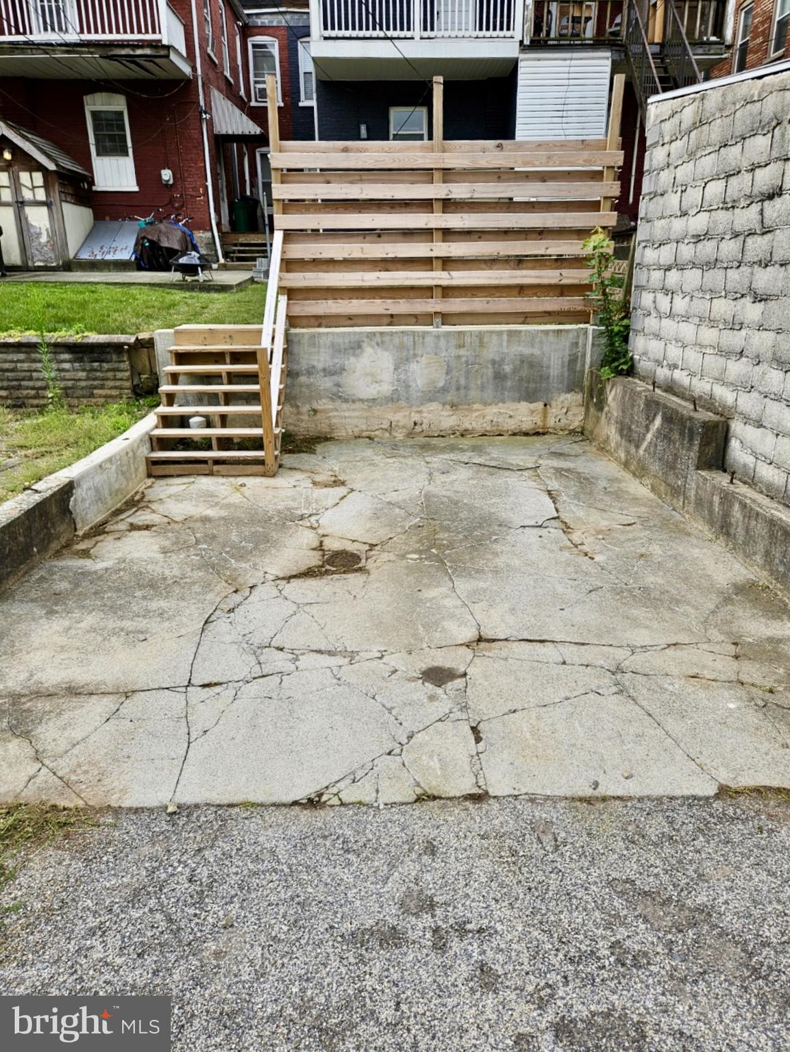 LANCASTER - Residential