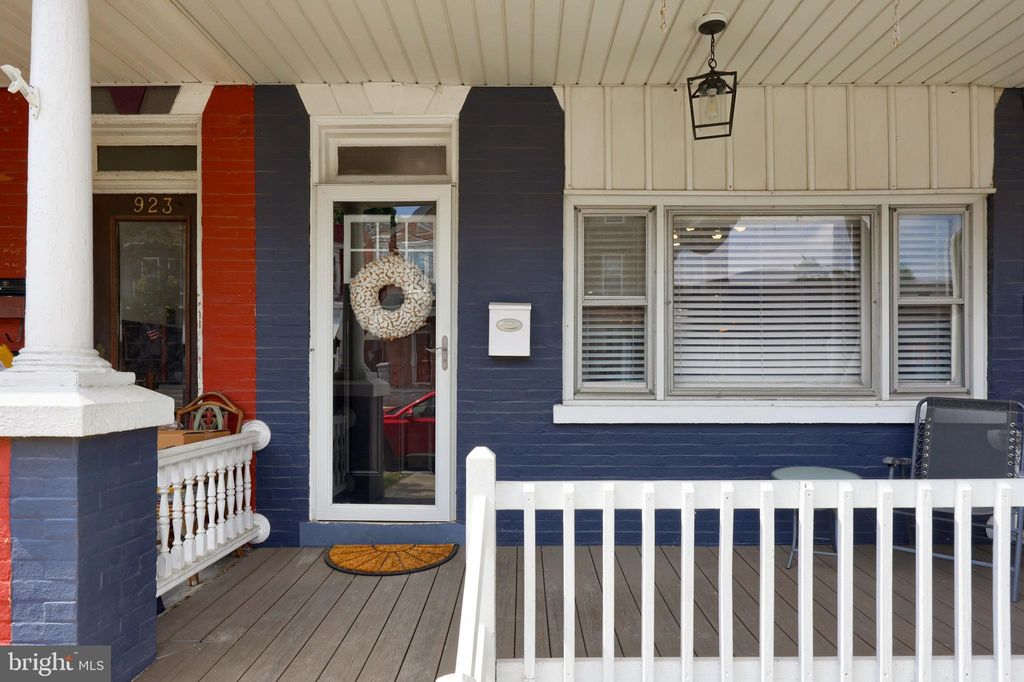 Photo of 925 E Orange Street, Lancaster, PA 17602 (MLS # PALA2054066)