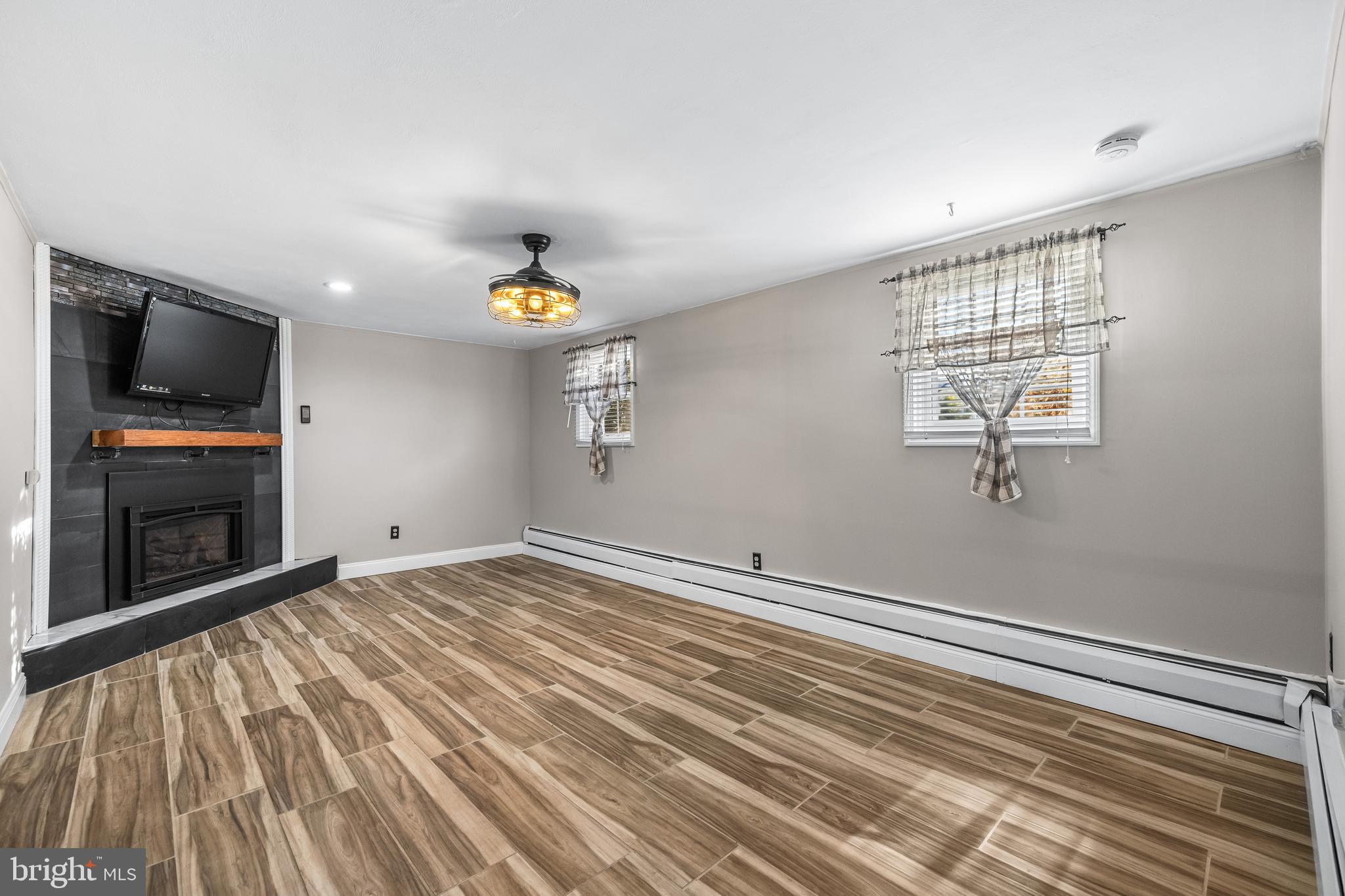 FOREST HILLS - Residential