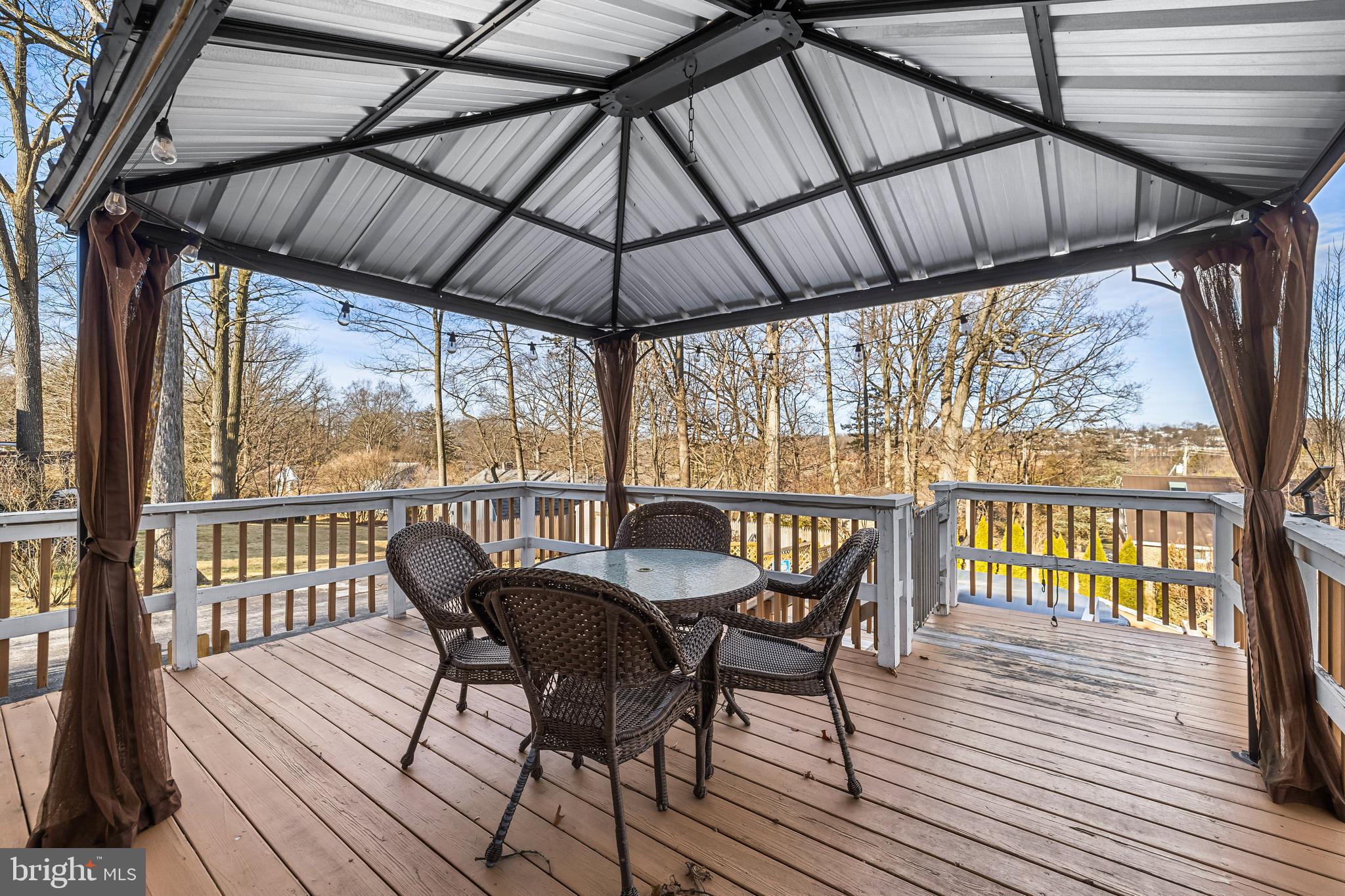 FOREST HILLS - Residential