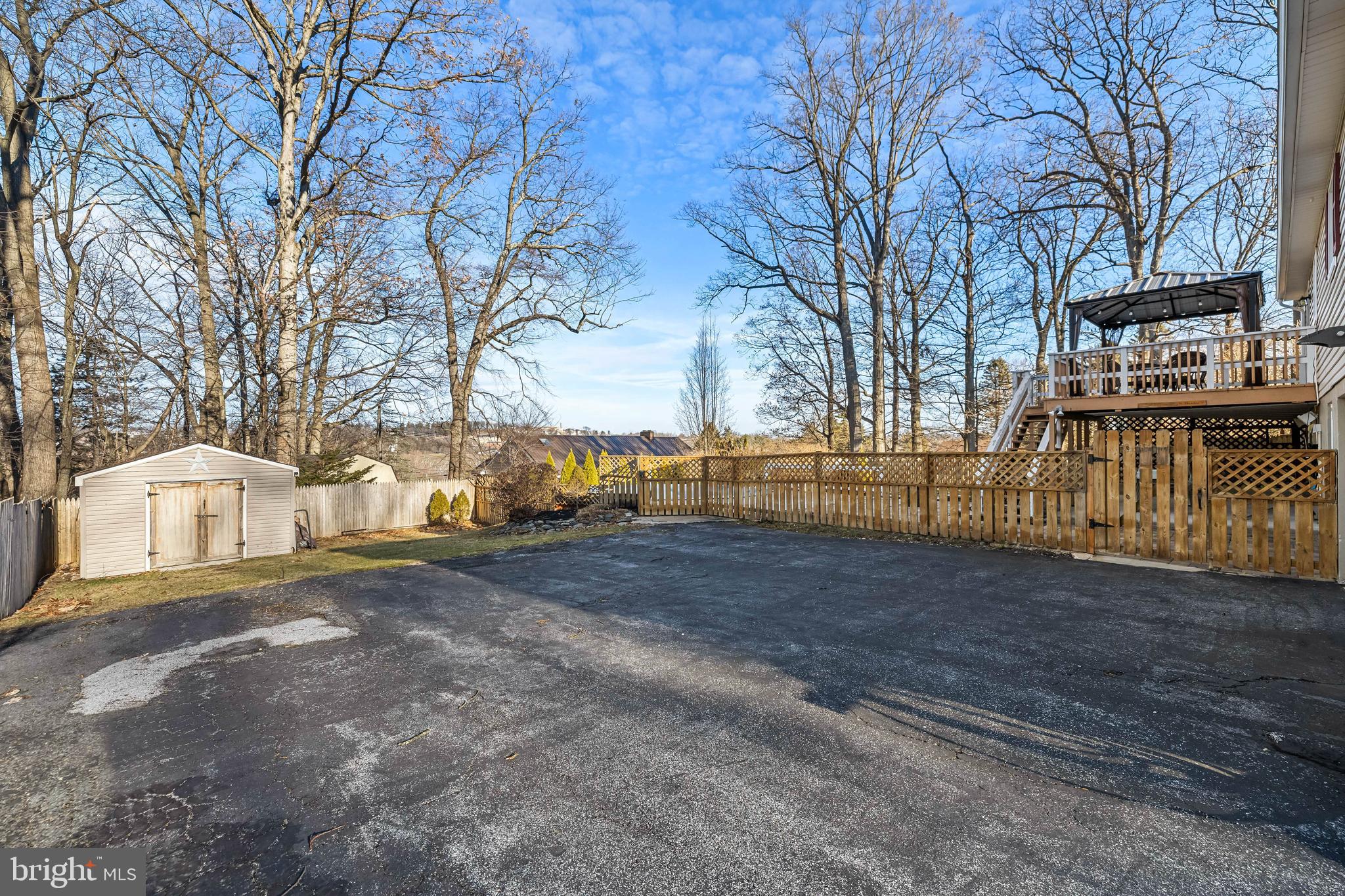 FOREST HILLS - Residential