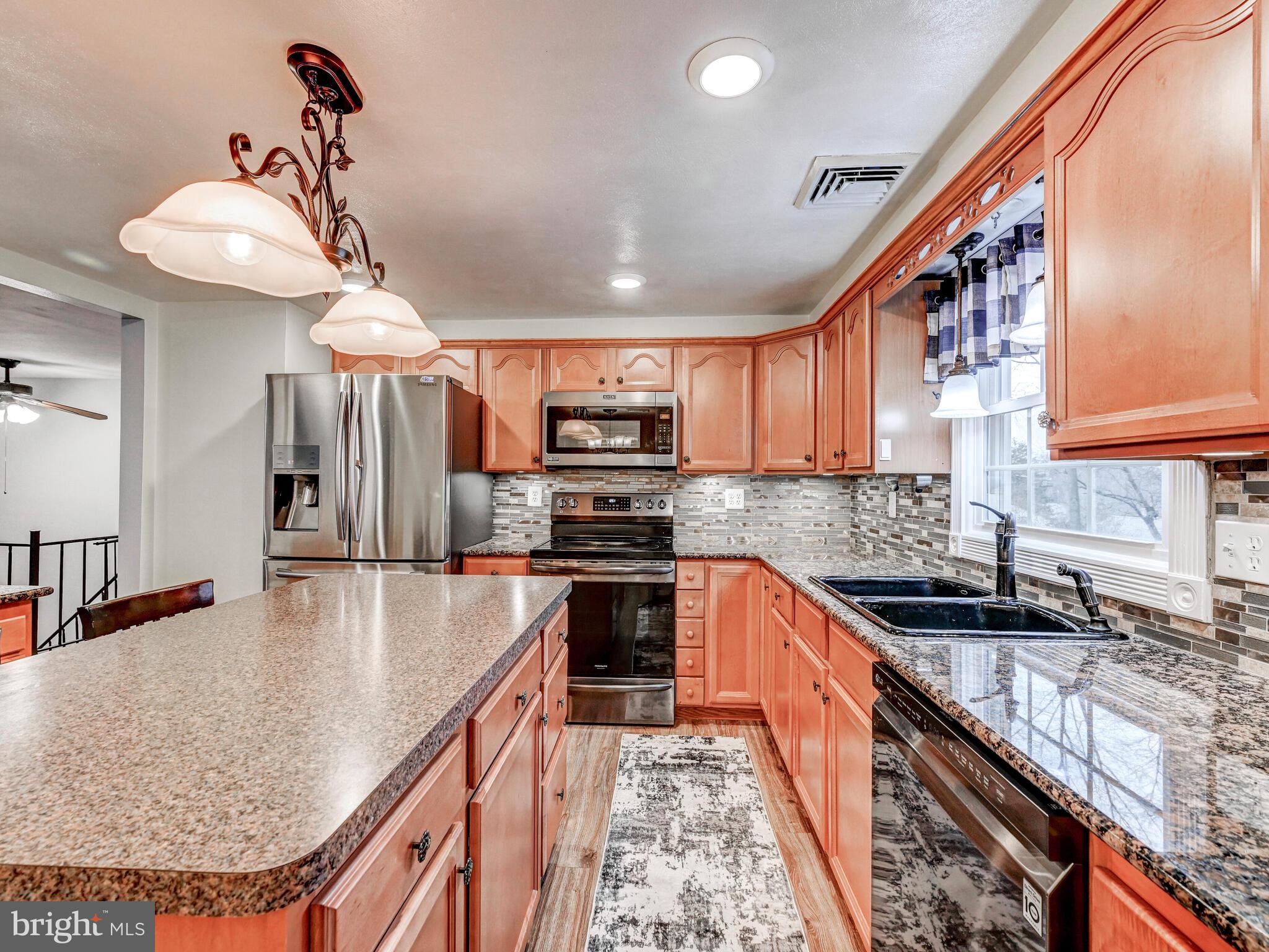 FOREST HILLS - Residential