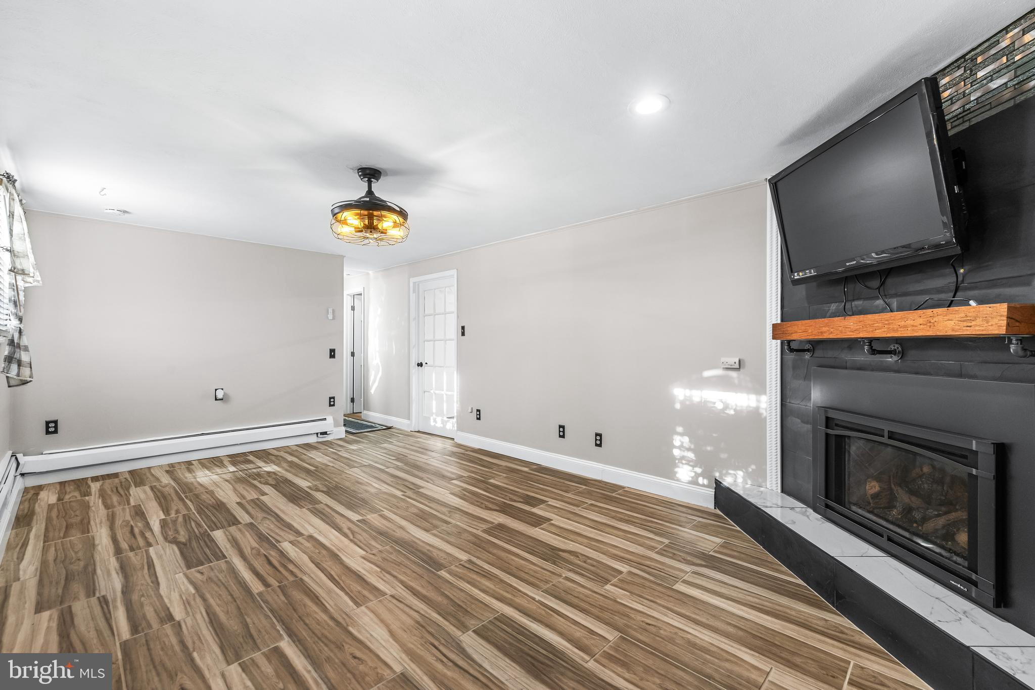 FOREST HILLS - Residential