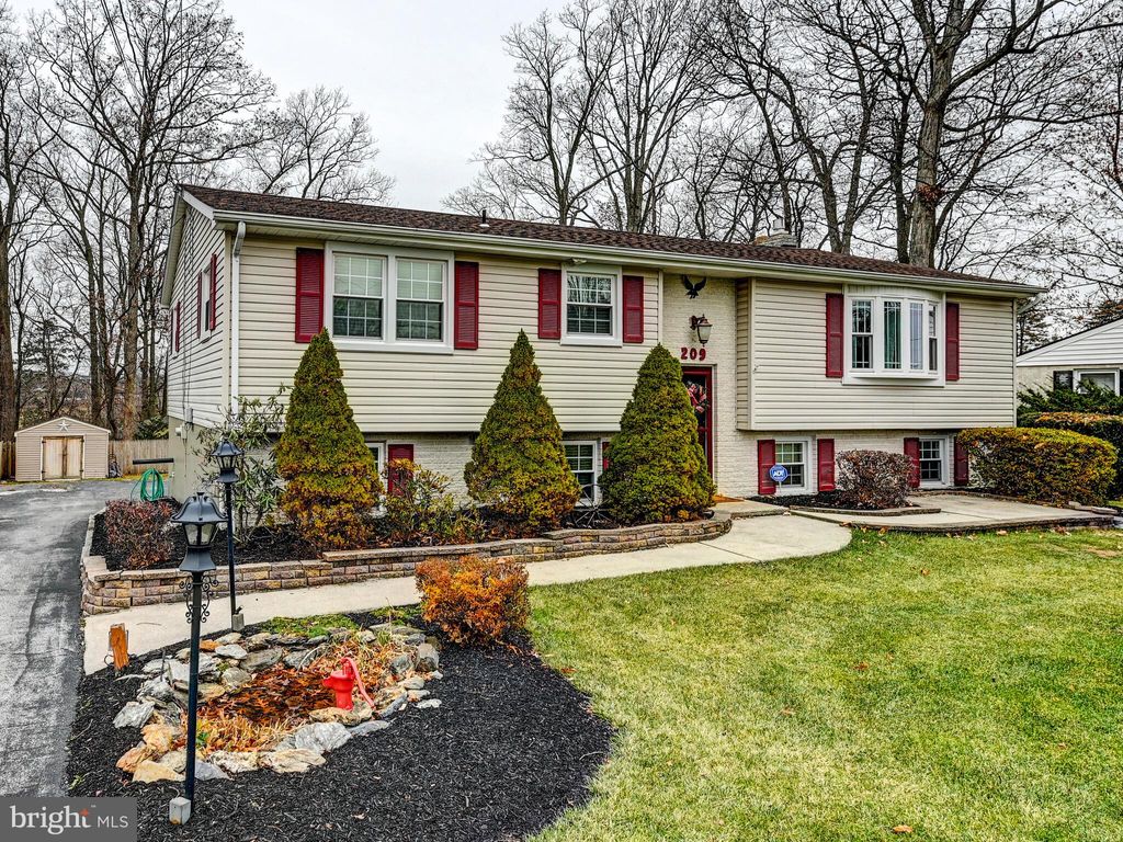 Photo of 209 Forest Hills Road, RED LION, PA 17356 (MLS # PAYK2094656)
