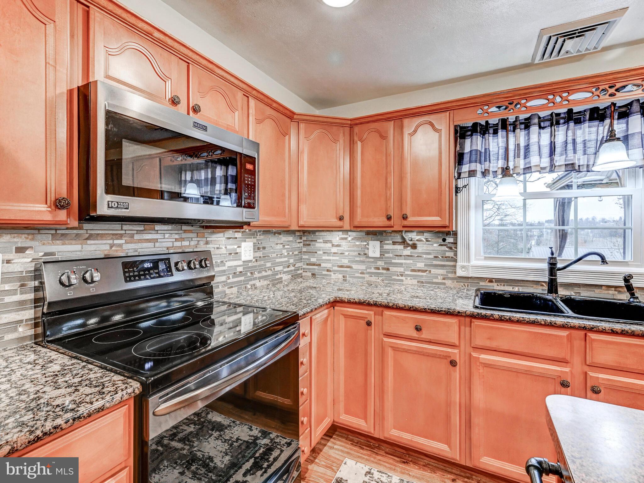 FOREST HILLS - Residential