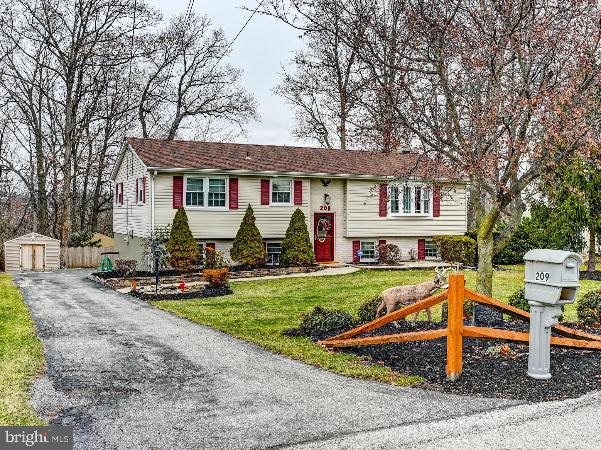 FOREST HILLS - Residential