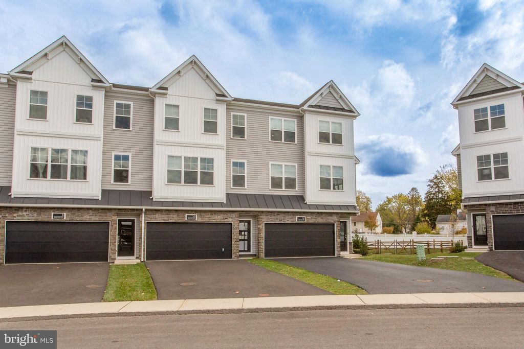 Photo of 12 Warren Drive, CHALFONT, PA 18914 (MLS # PABU2108402)