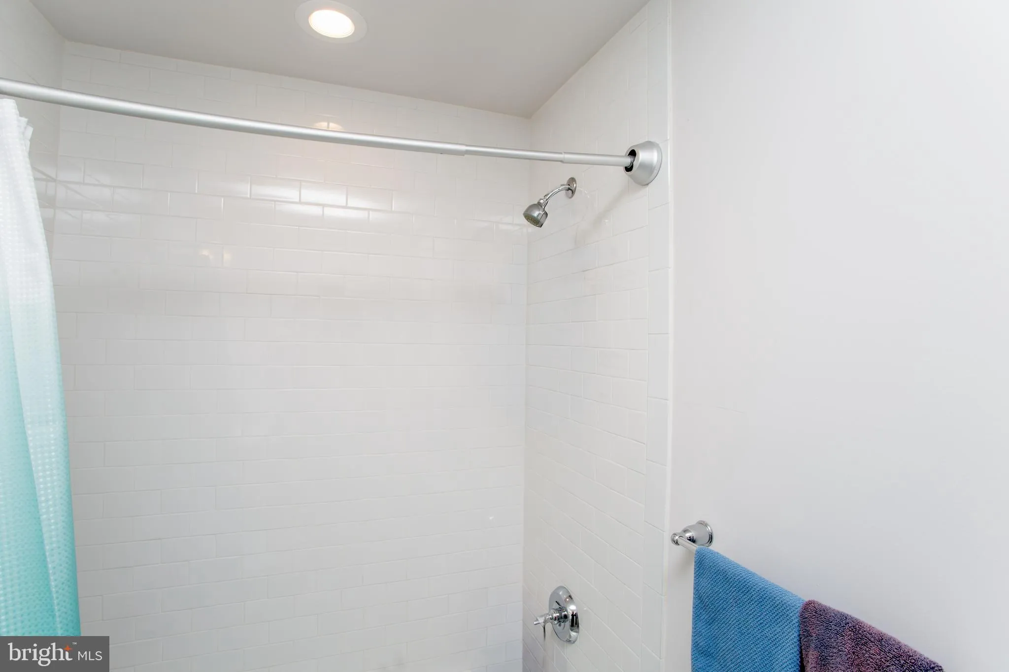 Chalfont, Pennsylvania 18914, United States, 3 Bedrooms Bedrooms, ,4 BathroomsBathrooms,Residential,Active,235498