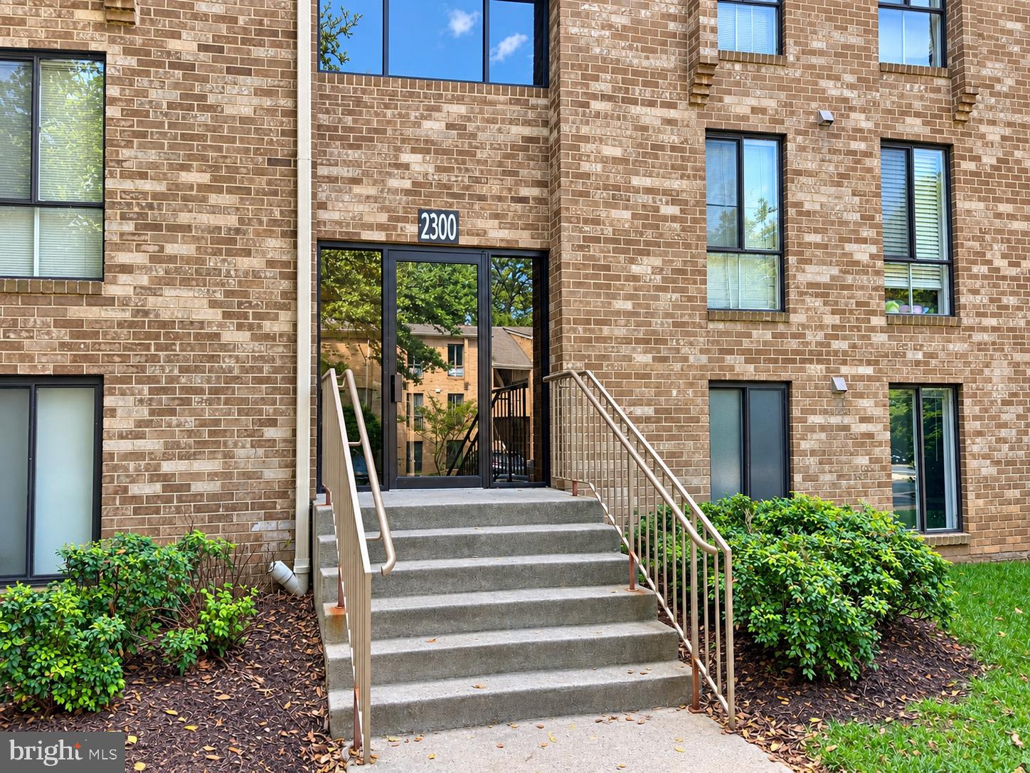 2300 FREETOWN COURT 2B