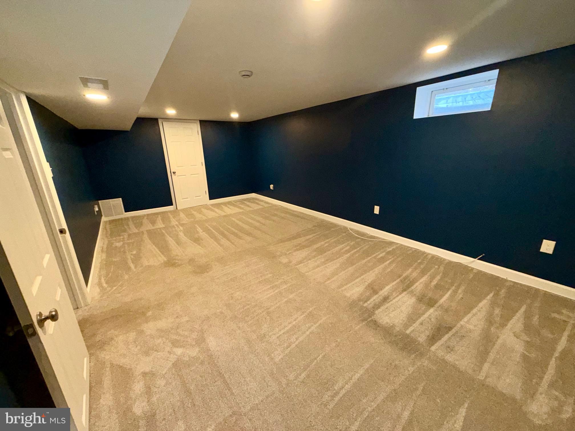 INGLESIDE MANOR - Residential