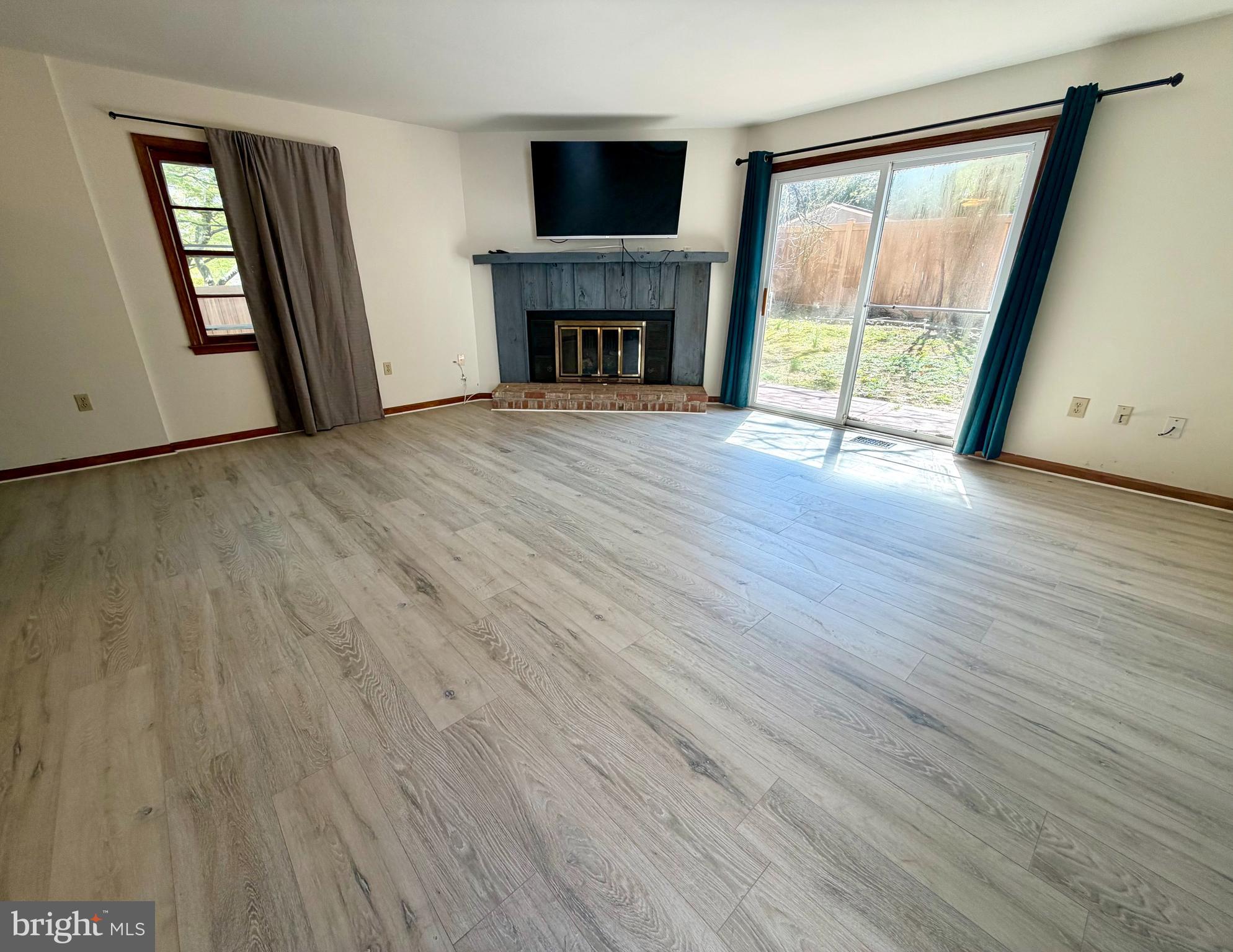 INGLESIDE MANOR - Residential