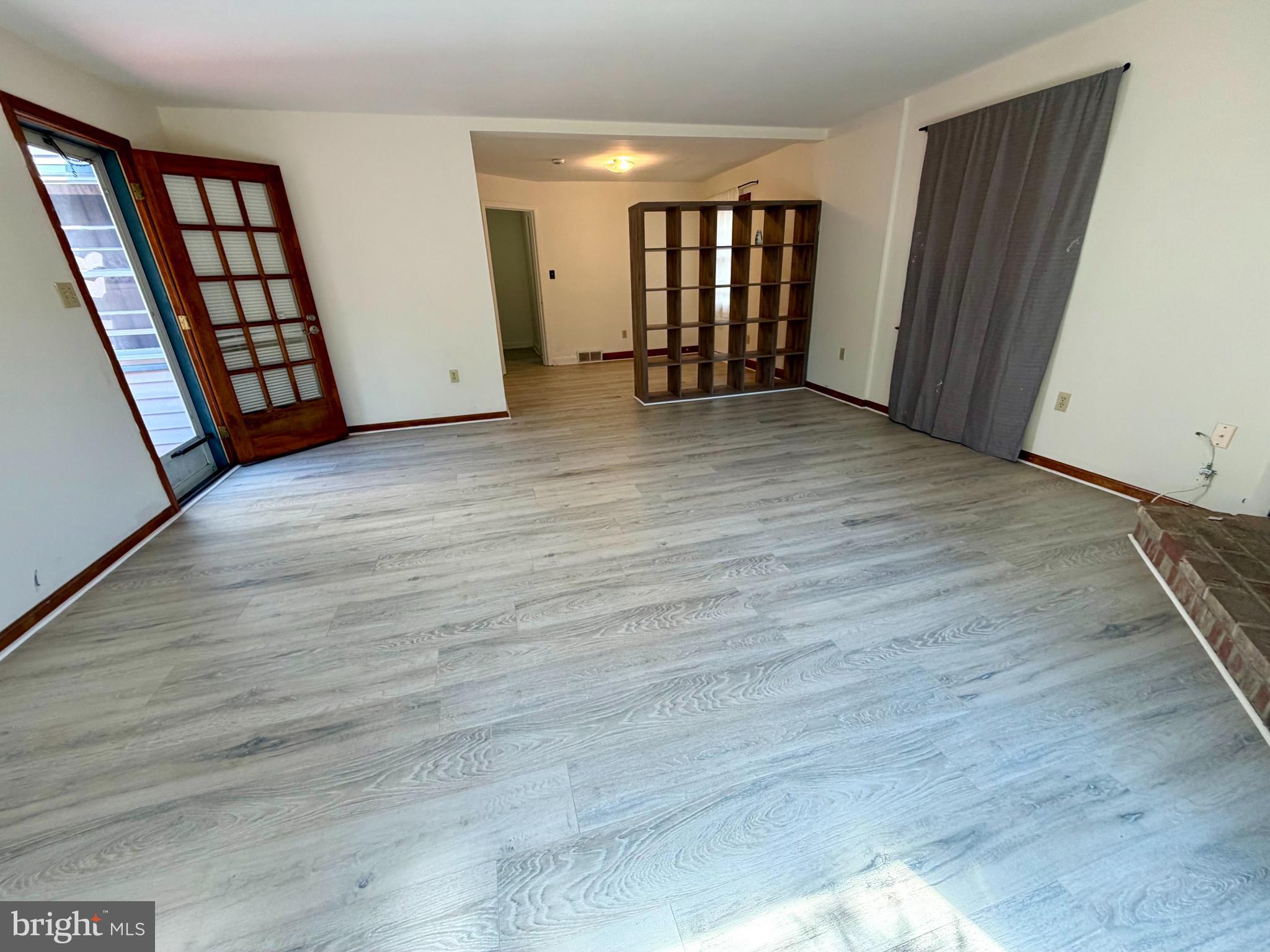 INGLESIDE MANOR - Residential