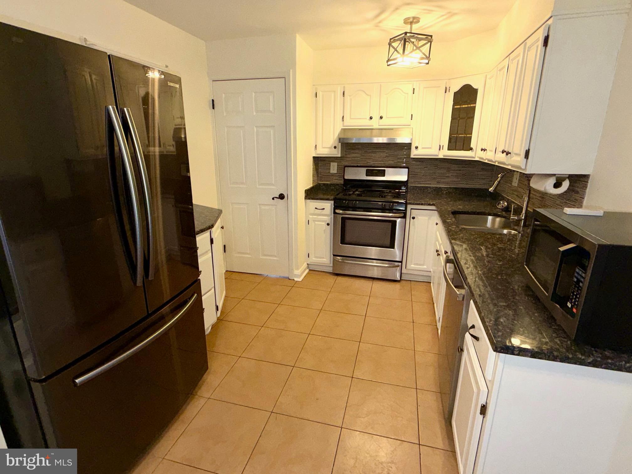 INGLESIDE MANOR - Residential