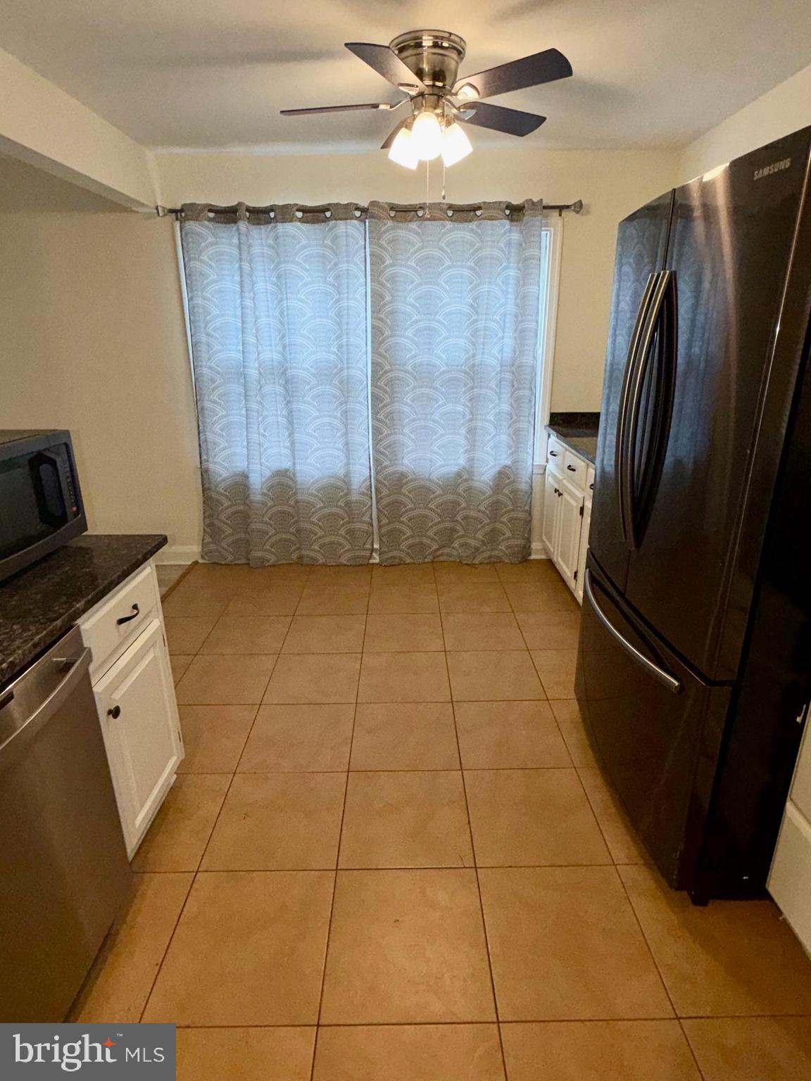 INGLESIDE MANOR - Residential